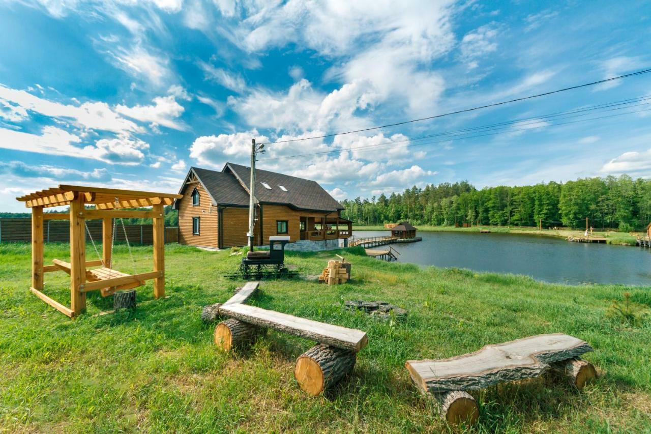 Guesthouse On The Lake With Bathhouse 70 Km From Kiev Makariv Exteriör bild