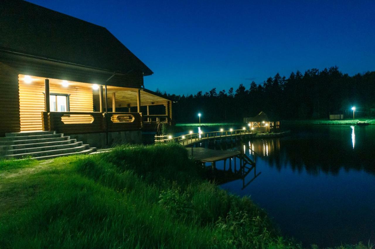 Guesthouse On The Lake With Bathhouse 70 Km From Kiev Makariv Exteriör bild