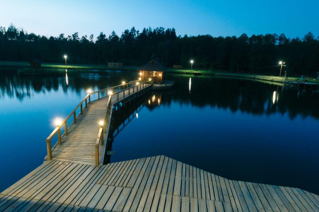 Guesthouse On The Lake With Bathhouse 70 Km From Kiev Makariv Exteriör bild