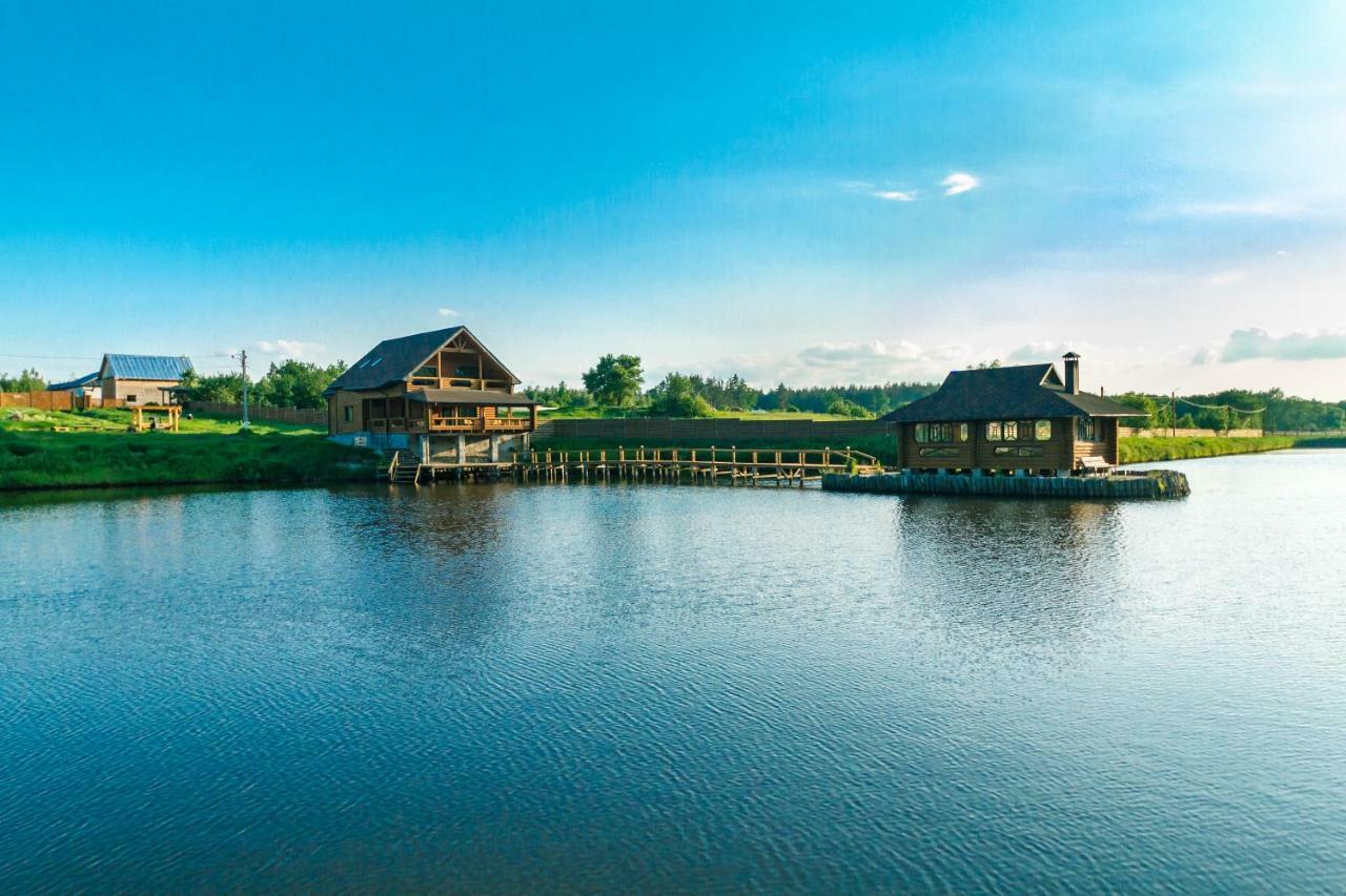 Guesthouse On The Lake With Bathhouse 70 Km From Kiev Makariv Exteriör bild